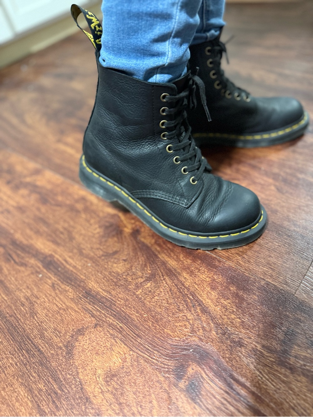 Like-new women's Dr. Martens boots, size EU 39 / US 8. - Picture 2 of 7